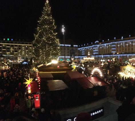Karácsonyi vásár a drezdai Altmarkton 