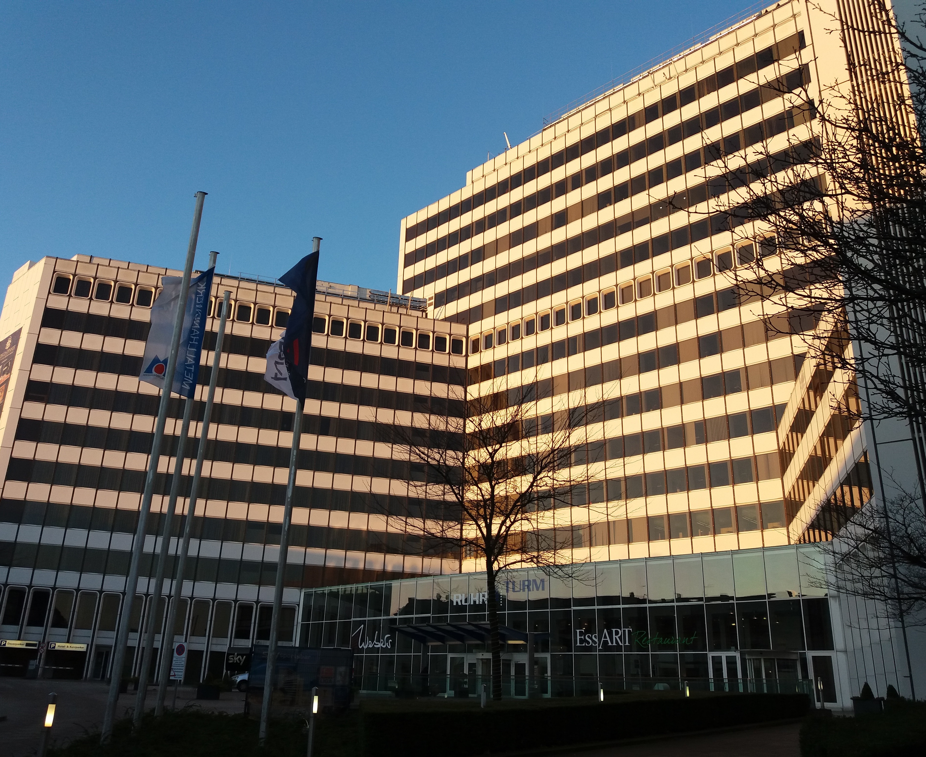Az esseni Ruhrturm szálloda-, iroda- és konferencia-központ